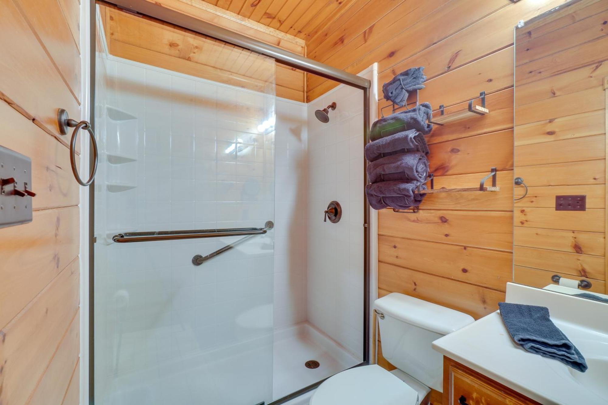 Cabin With Pool Access About 3 Mi To Downtown Гатлинбург Экстерьер фото