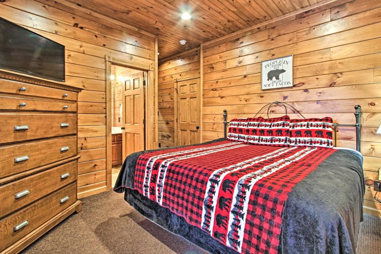 Cabin With Pool Access About 3 Mi To Downtown Гатлинбург Экстерьер фото