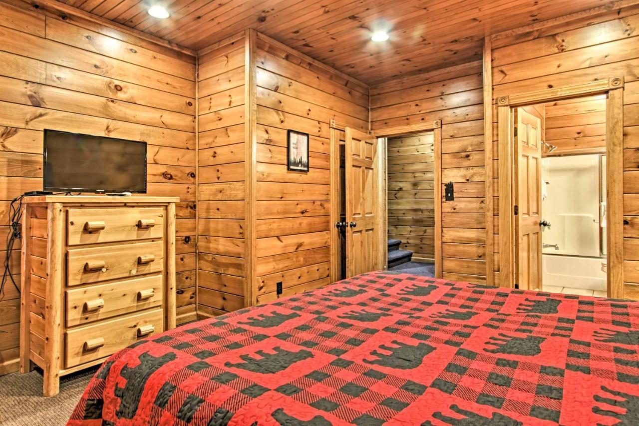 Cabin With Pool Access About 3 Mi To Downtown Гатлинбург Экстерьер фото